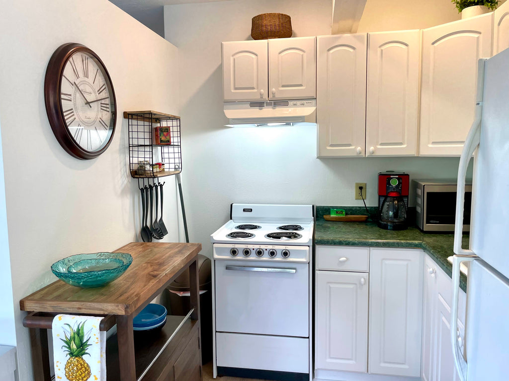 Bright & Private 1BR Garden Suite Blocks from the Bay