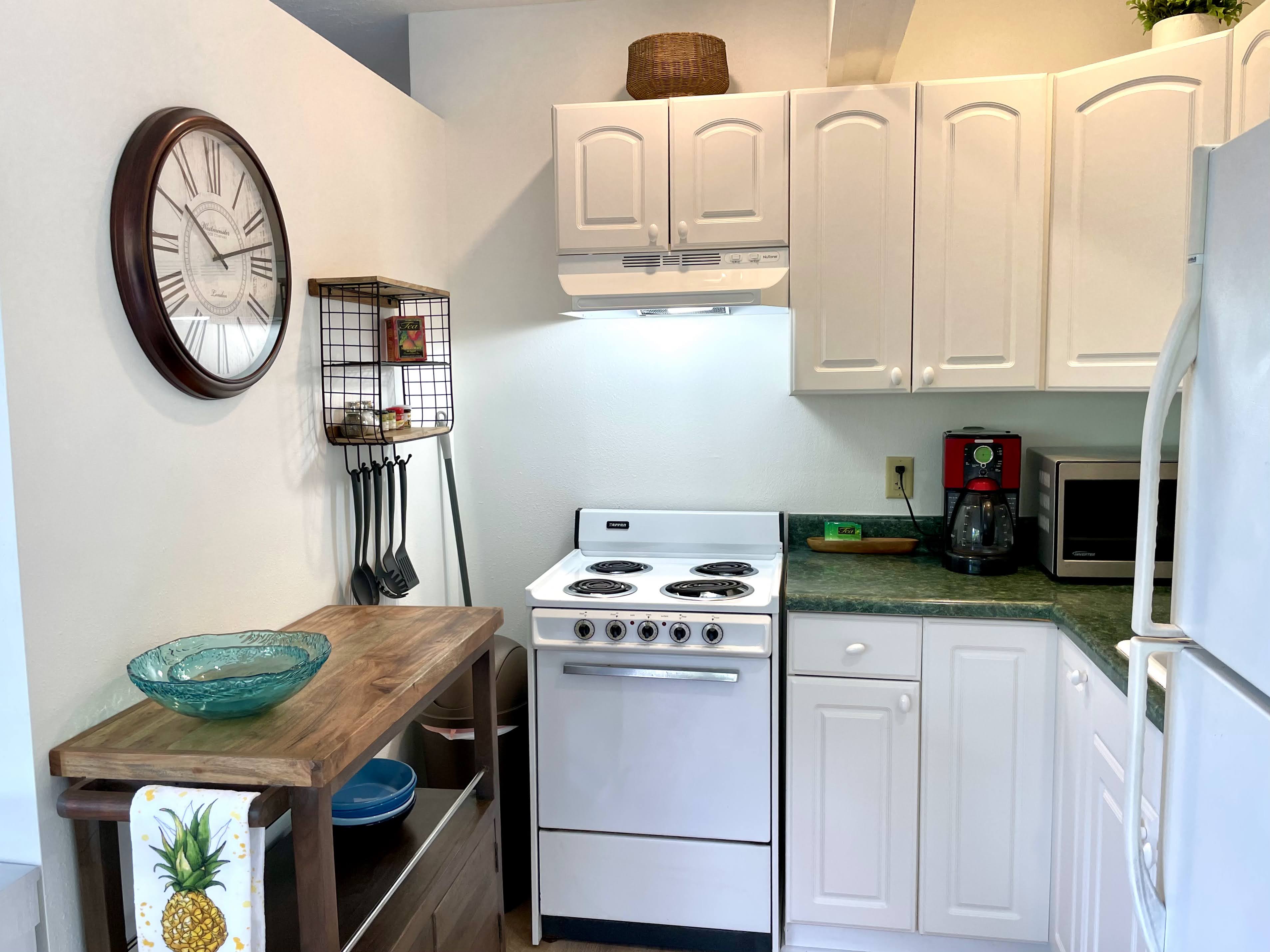 Bright & Private 1BR Garden Suite Blocks from the Bay