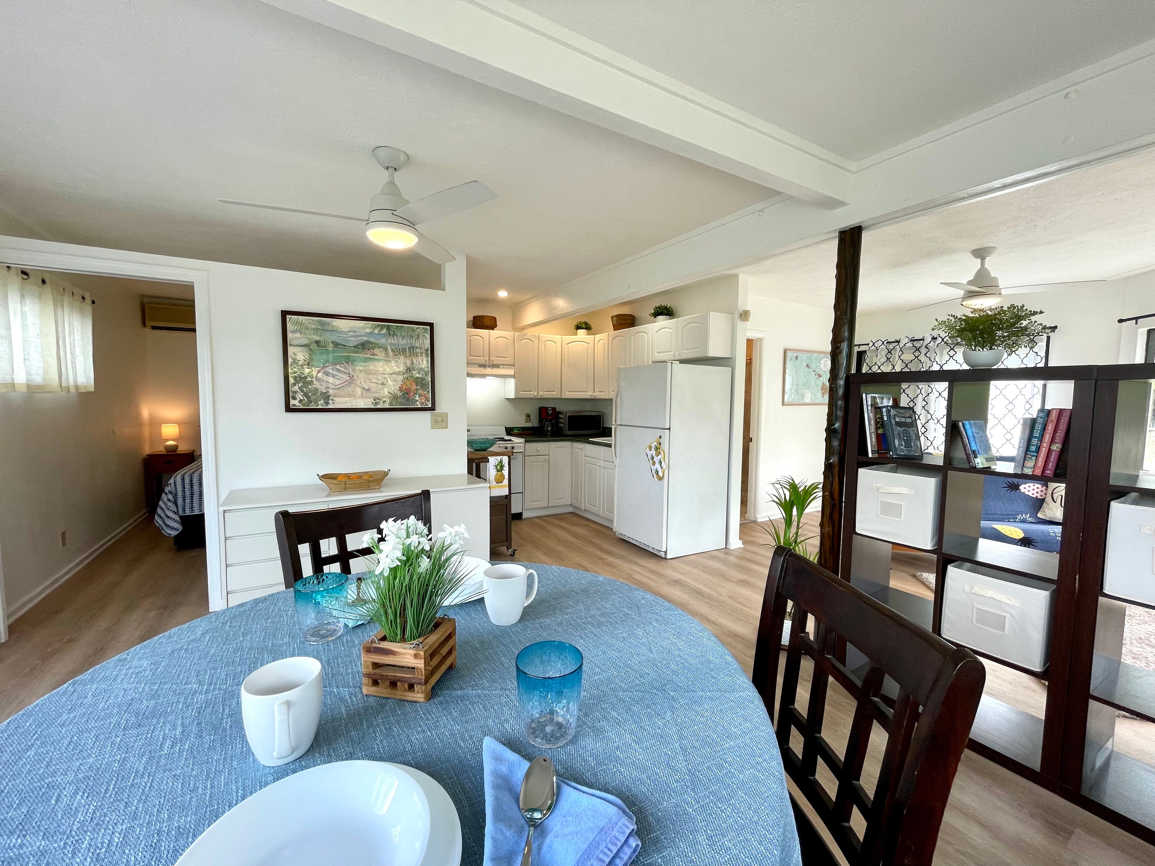 Bright & Private 1BR Garden Suite Blocks from the Bay