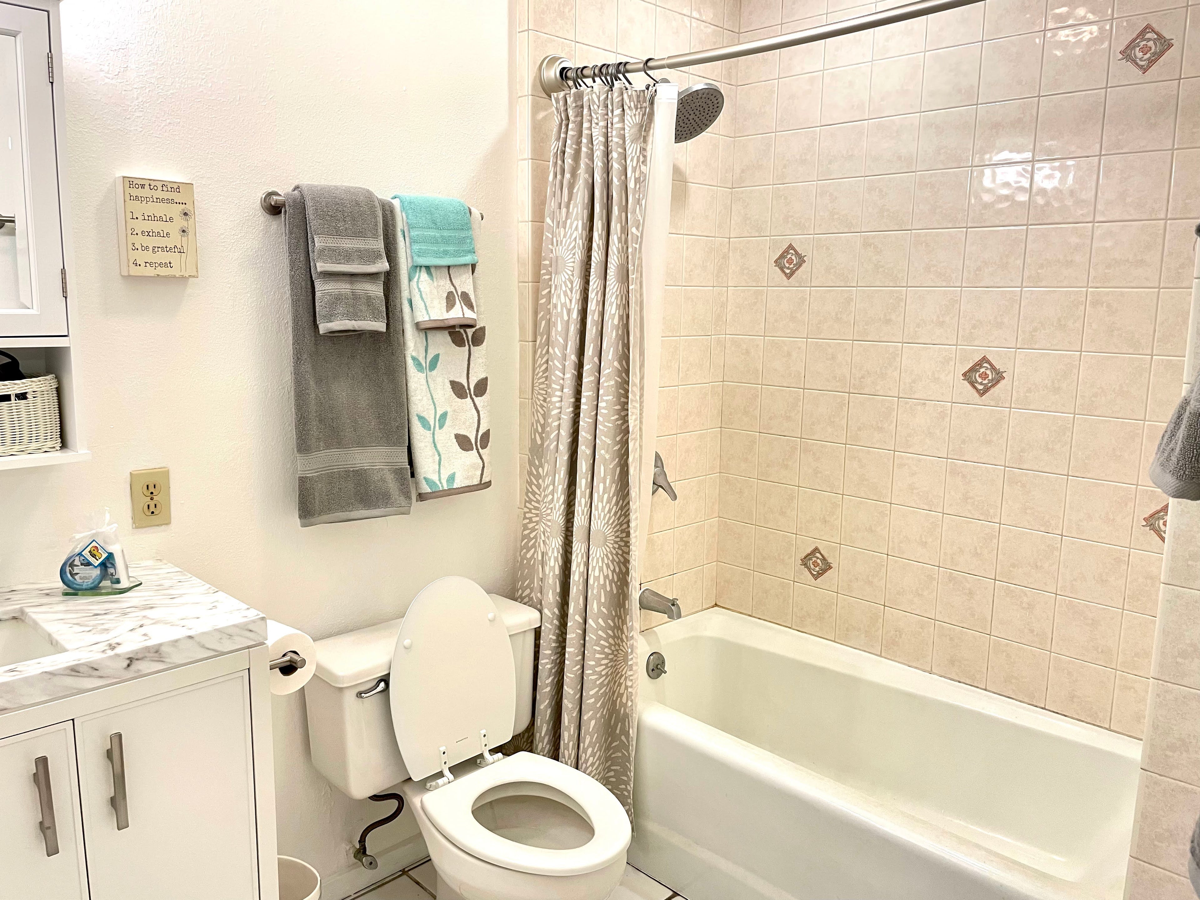 Bright & Private 1BR Garden Suite Blocks from the Bay