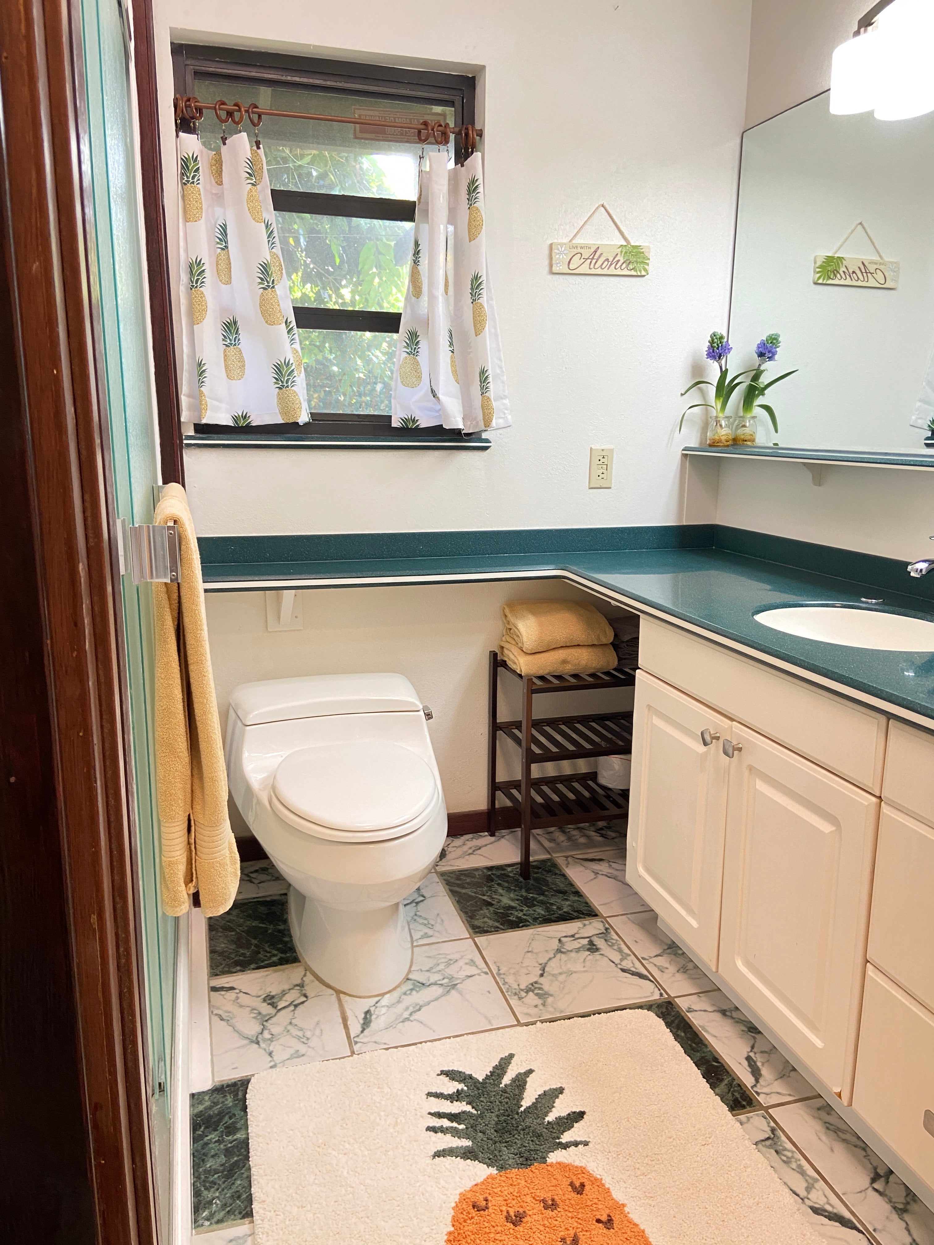 Charming & Convenient 1BR Bayview Suite with Ocean View