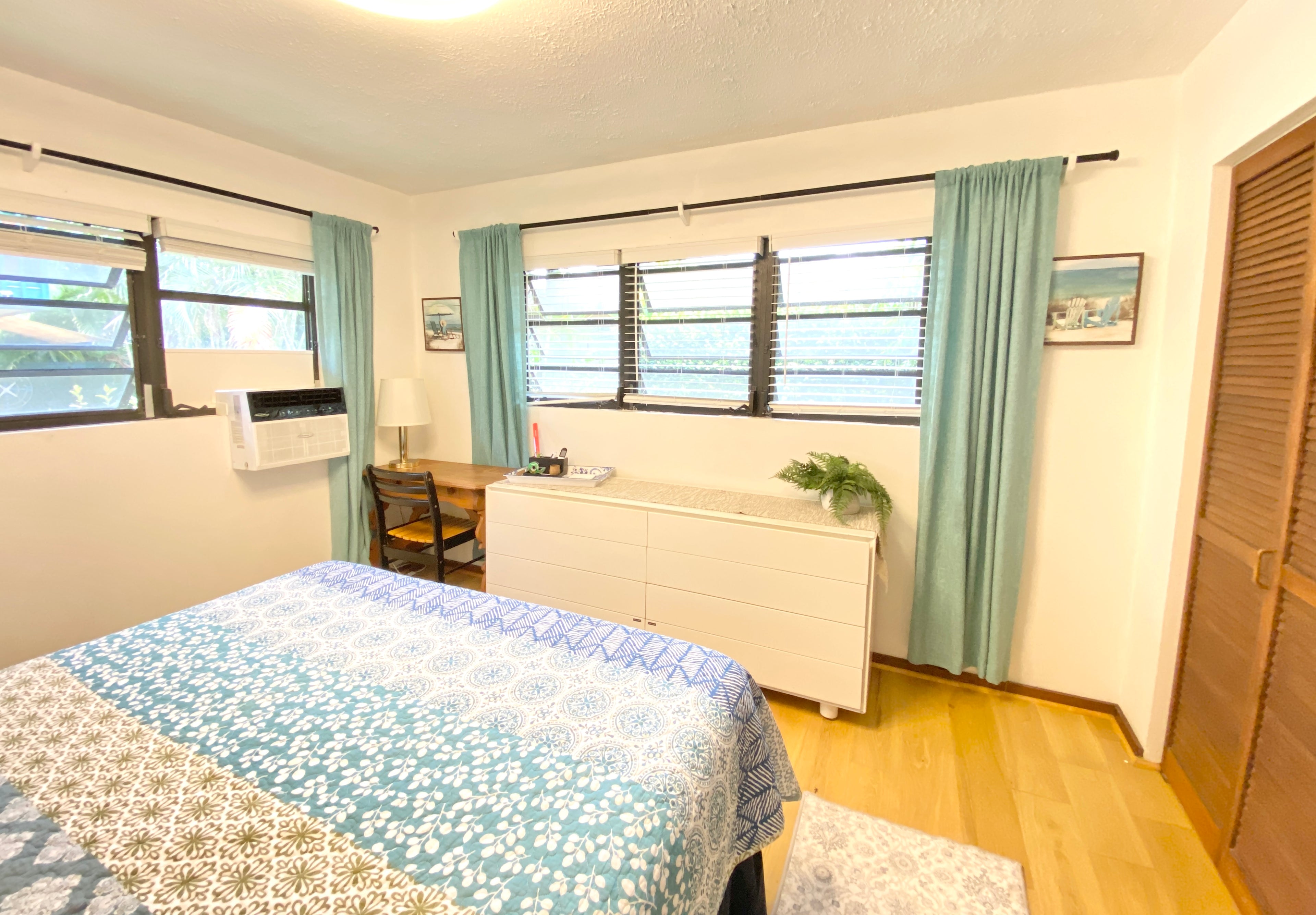 Charming & Convenient 1BR Bayview Suite with Ocean View