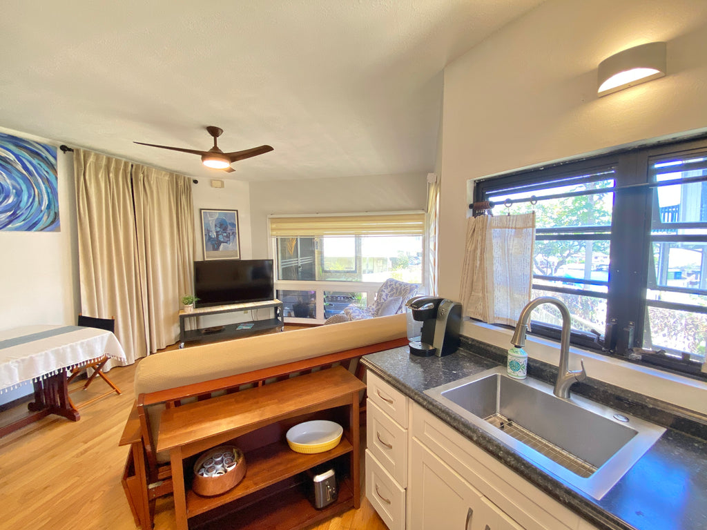Charming & Convenient 1BR Bayview Suite with Ocean View