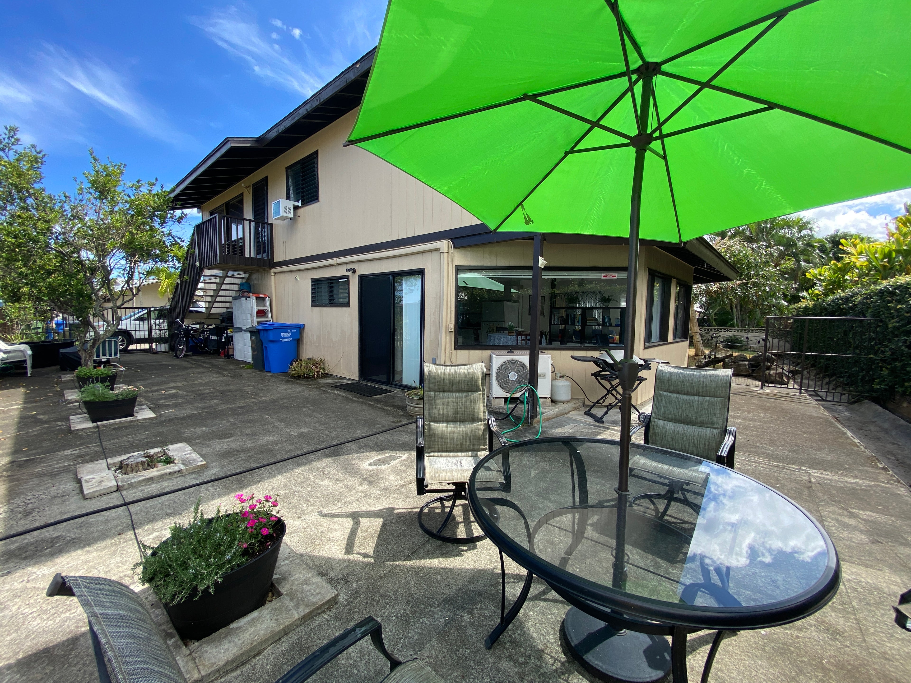 Bright & Private 1BR Garden Suite Blocks from the Bay